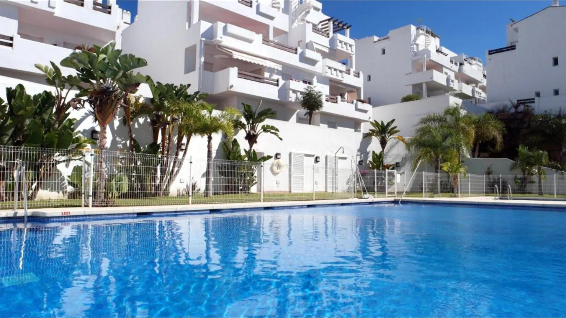Elegant Apartment Estepona, Sea View